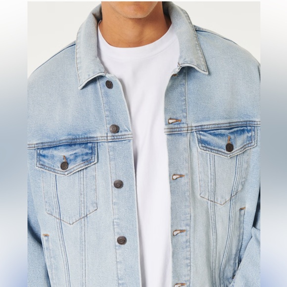 Hollister BOXY LIGHT WASH DENIM TRUCKER JACKET size small - Picture 6 of 11